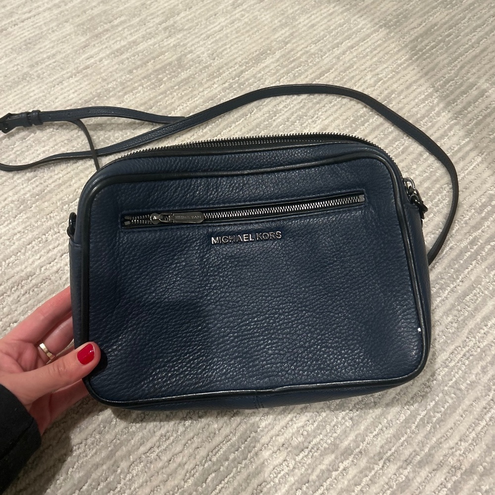 LIKE NEW- Michael Kors Crossbody Bag/Purse
